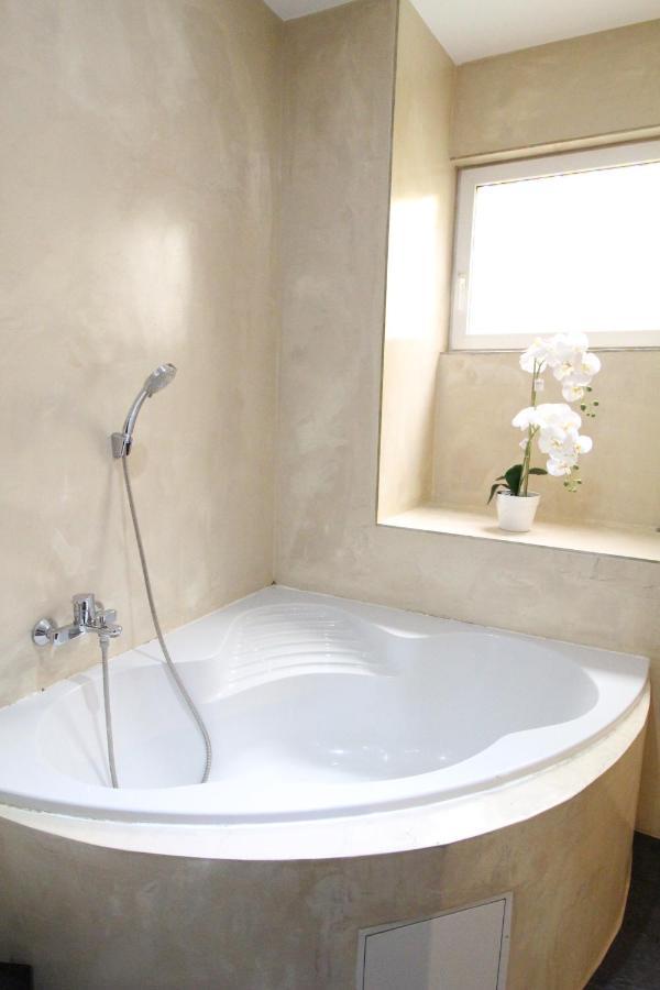 Private Quad Bedroom With Bathroom Rf3 Wien Exterior foto